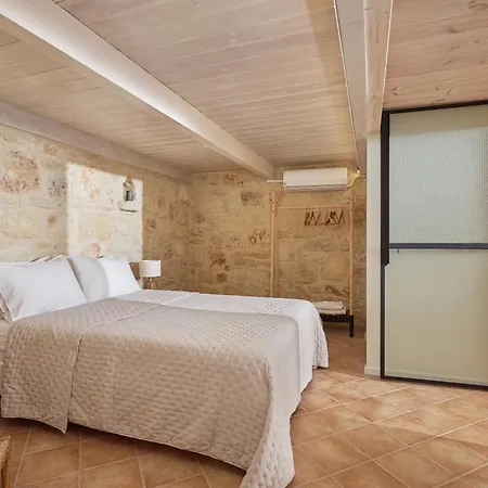 度假居 The Olive Grove With Swimming Pool And Breakfast *